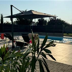 2 bedroom villa with heated pool & tennis court near Zadar, sleeps 4